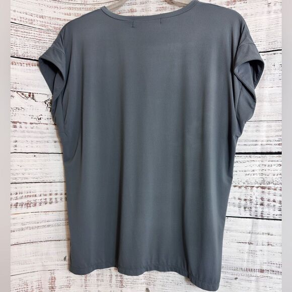 Downeast T shirt Womens size Medium V Neck Gray layering Tee Essential light - Picture 3 of 12